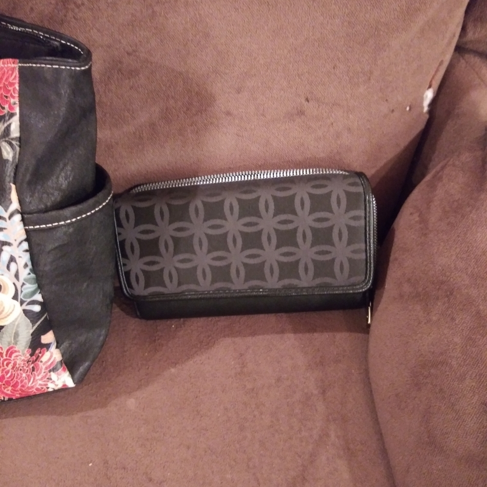 New Apt.9 wallet